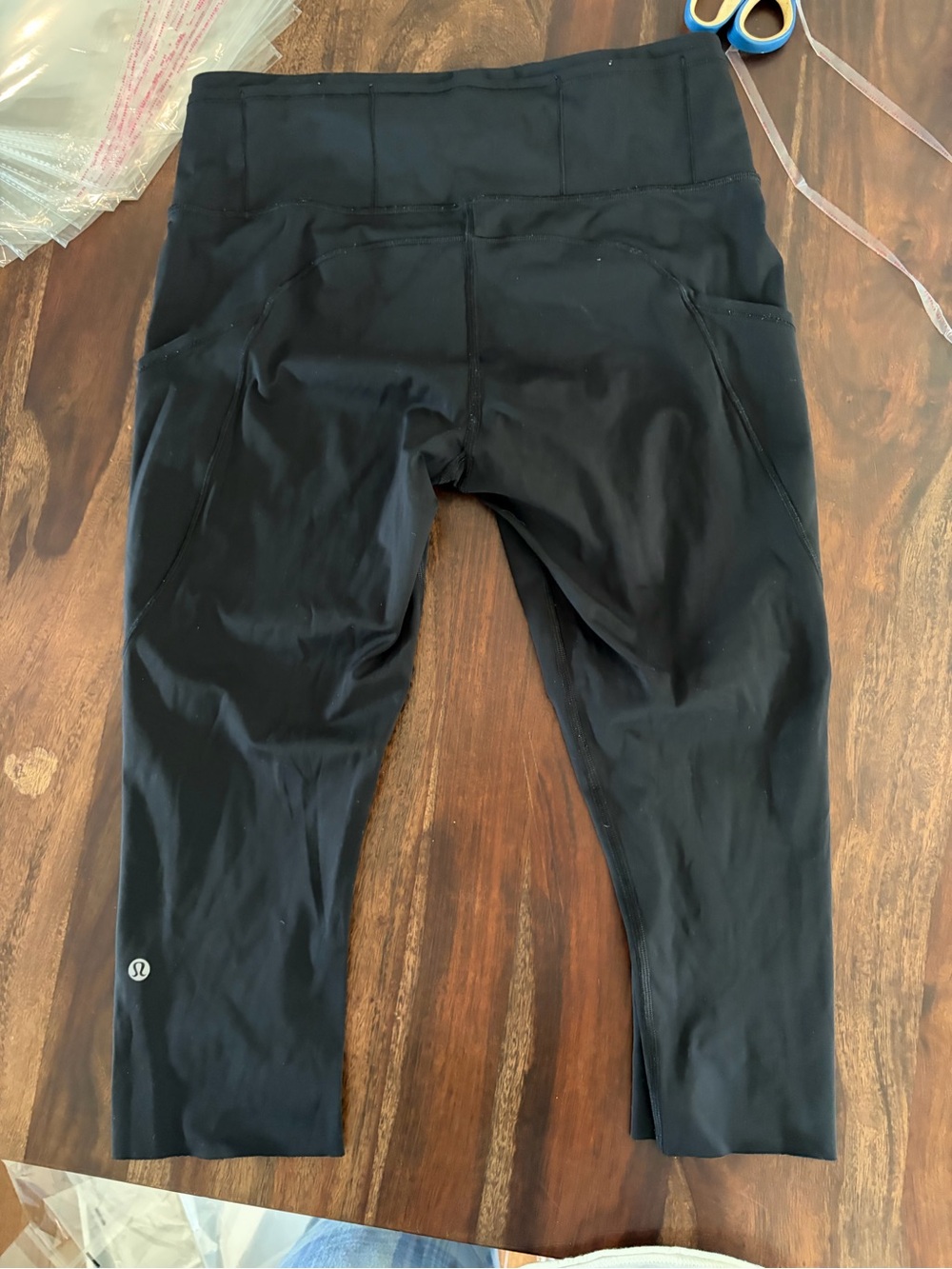 Lululemon black leggings 10
